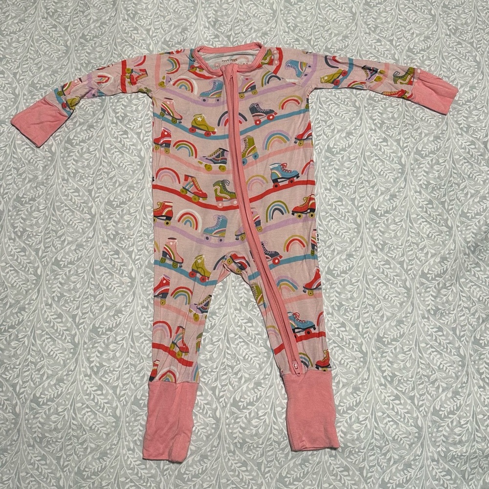 ✨Roller Skate Print Little Sleepies 3-6 month✨